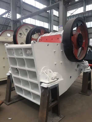 Symons Koni Çeneli Kırıcı Makinası Avrupa Tipi Kaya Çekiçli Kırıcı C125