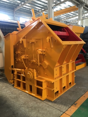 1320*1500 Küçük Kaya Taşınabilir Taş Kırma Makinesi PF1210 PF1214 PF1315 İki Üç Boşluk