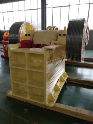 Kumtaşı Kaya Küçük Çeneli Kaya Kırma Makinesi 50 - 100TPH