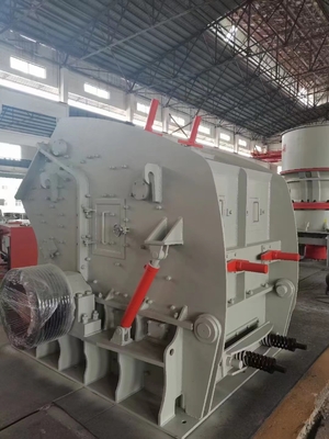 Mobil Kırma Ekipmanları 37kw 80-160 TPH Madencilik Ocağı Darbeli Kireçtaşı Kırıcı