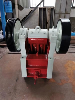 15Kw Çeneli Kırıcı 5-20 TPH Madencilik Küçük Ölçekli Kaya Kırıcı PE250 * 400