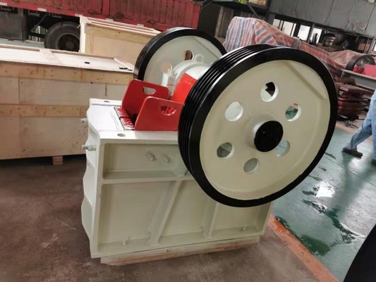 15Kw Çeneli Kırıcı 5-20 TPH Madencilik Küçük Ölçekli Kaya Kırıcı PE250 * 400