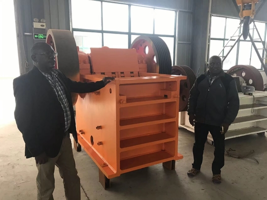 55Kw Sert Granit Küçük Kaya Kırma Makinesi PE500*750 Sarı Beyaz