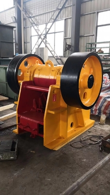 55Kw Sert Granit Küçük Kaya Kırma Makinesi PE500*750 Sarı Beyaz