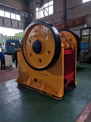 55Kw Sert Granit Küçük Kaya Kırma Makinesi PE500*750 Sarı Beyaz