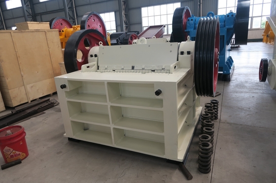 Özel Çeneli Kırıcı Makinesi Daha Büyük Kapasiteli PE400 * 600 Taş Ocağı İçin Kireçtaşı Kaya Kırıcı