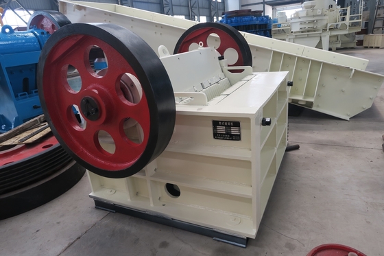 Özel Çeneli Kırıcı Makinesi Daha Büyük Kapasiteli PE400 * 600 Taş Ocağı İçin Kireçtaşı Kaya Kırıcı
