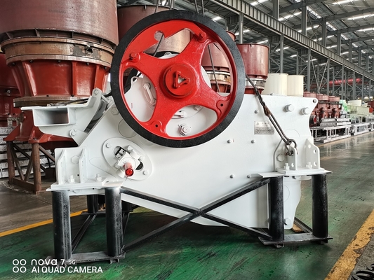 Taş Ocağı ve Madencilikte 100Kw Kırma Freze Makinesi 8474209000 C106 Çeneli Kırıcı