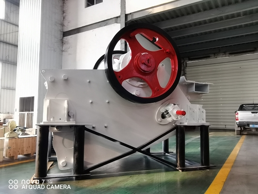 Taş Ocağı ve Madencilikte 100Kw Kırma Freze Makinesi 8474209000 C106 Çeneli Kırıcı