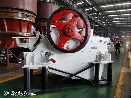 Taş Ocağı ve Madencilikte 100Kw Kırma Freze Makinesi 8474209000 C106 Çeneli Kırıcı