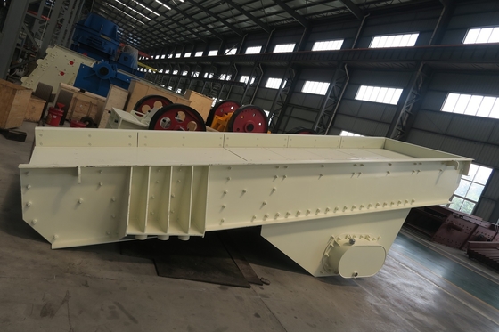 580mm Titreşimli Hazne Besleme Makinesi ZSW1149 Model Büyük Kapasiteli, Titreşimli Elek Besleyici