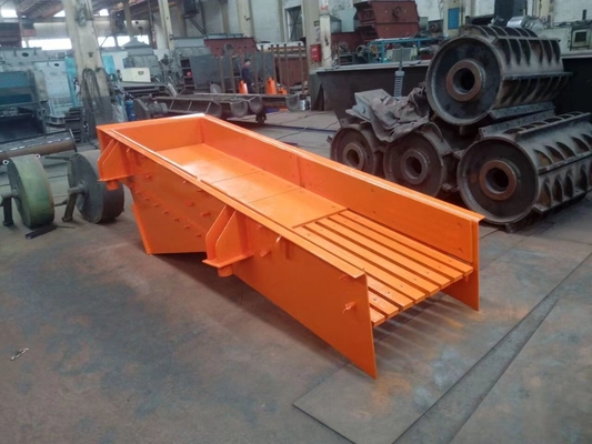 Ocağı Kırma Hattı için 800mm Dengesiz Motor Titreşimli Besleyici Makinesi 7.5Kw * 2