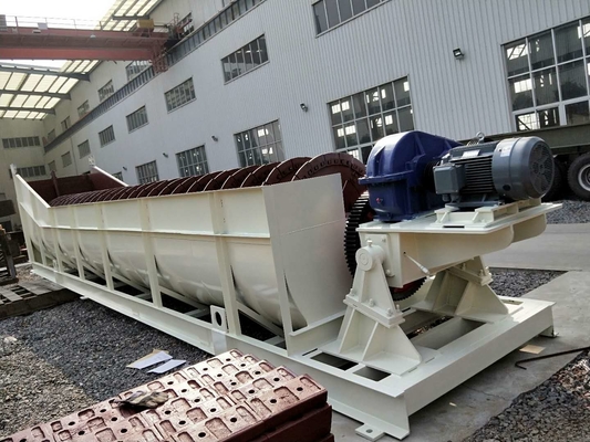 11KW * 2 Kum Elek Titreşimli Elek Makinesi 240 TPH Çakıl Vidalı Spiral Büyük Kapasiteli