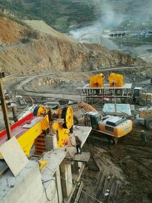 100-200 TPH Kireçtaşı Darbeli Kırıcı PF1214 1010 1315 Kompakt Beton Kırıcı