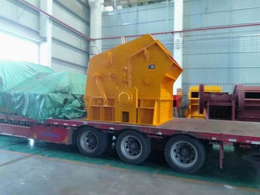 Çimento Fabrikasında 30-50 TPH Cevher Darbeli Kırıcı PF1007 2400 × 2250 × 2620mm