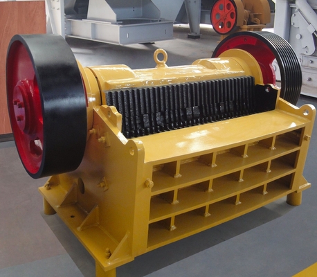 20-61 TPH ile Taş Eksantrik Mil Çeneli Kırıcı Makinesi PEX250x1200