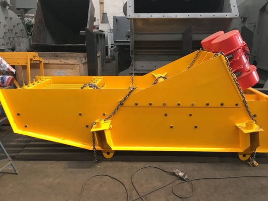 2.2Kw Elektromanyetik Titreşimli Besleme Makinesi 150 TPH Topak veya Granül Malzemeler